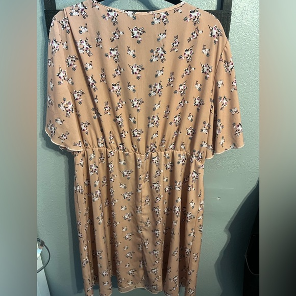 Shein Floral Dress - Picture 4 of 5